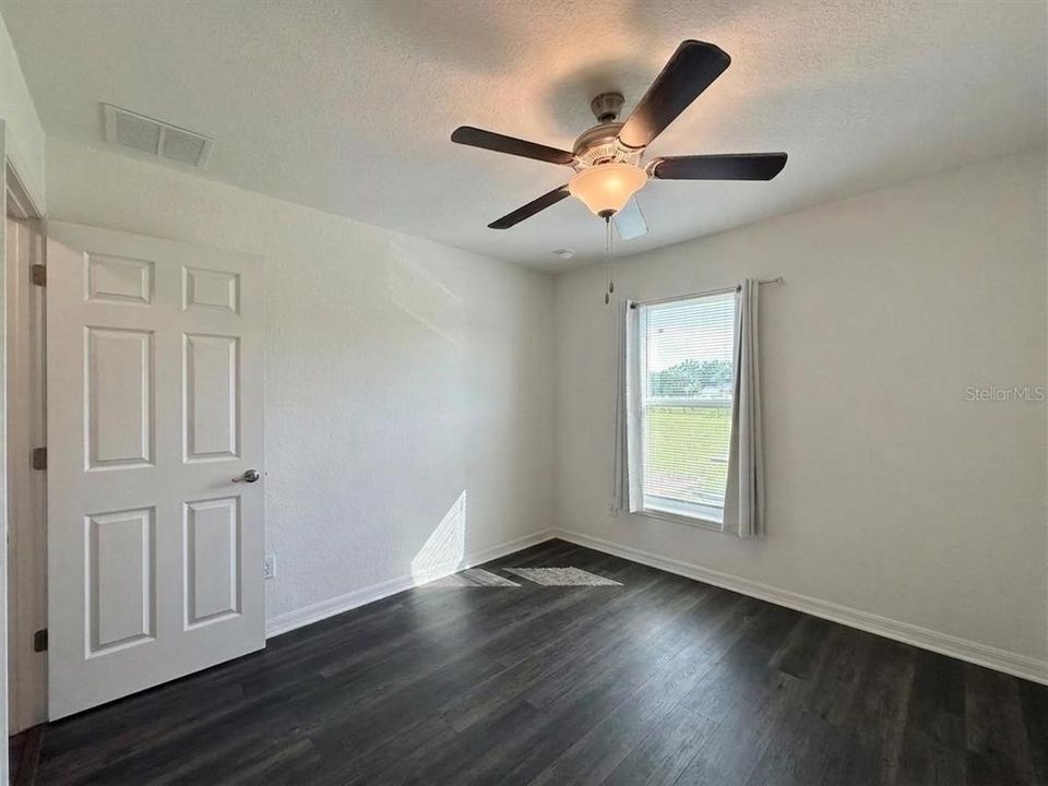 For Sale: $242,500 (3 beds, 2 baths, 1319 Square Feet)