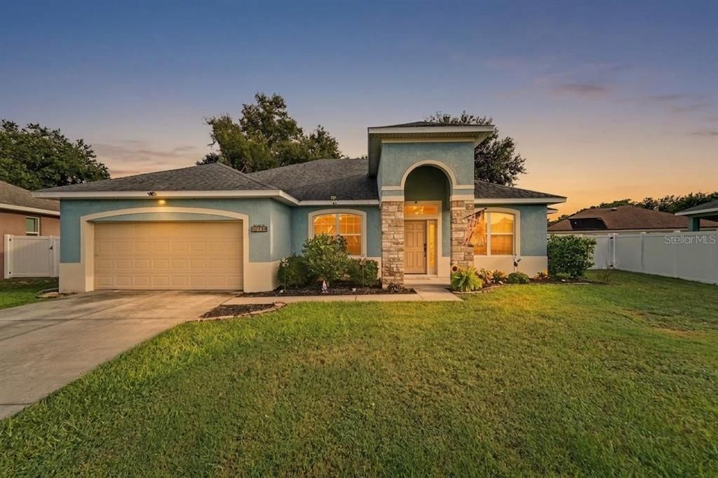 For Sale: $370,000 (3 beds, 2 baths, 2042 Square Feet)