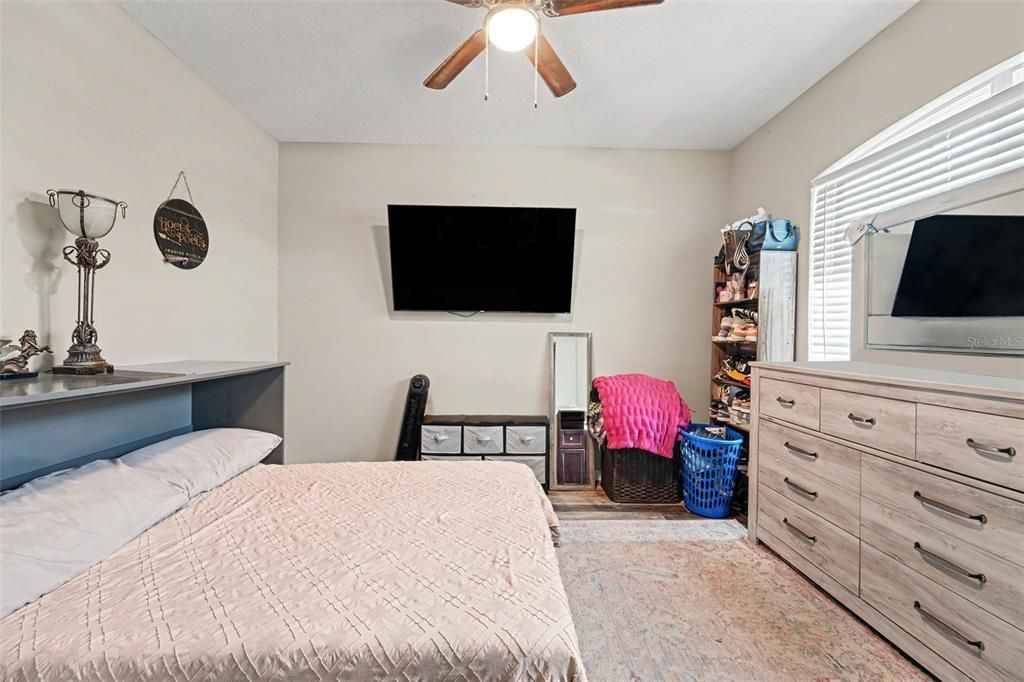 For Sale: $370,000 (3 beds, 2 baths, 2042 Square Feet)
