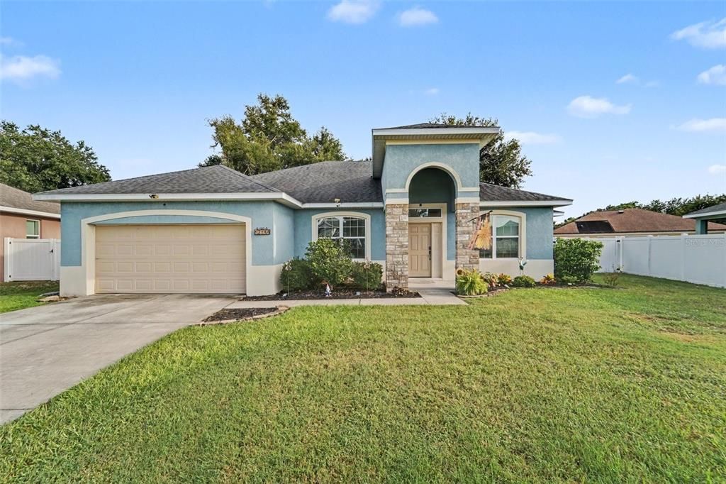 For Sale: $370,000 (3 beds, 2 baths, 2042 Square Feet)
