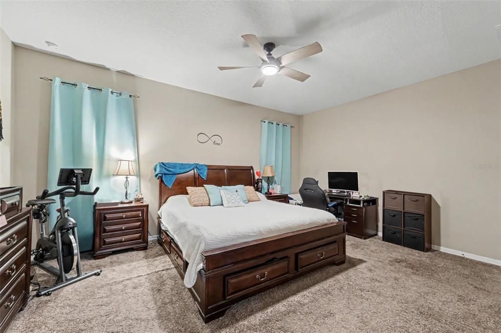 For Sale: $370,000 (3 beds, 2 baths, 2042 Square Feet)