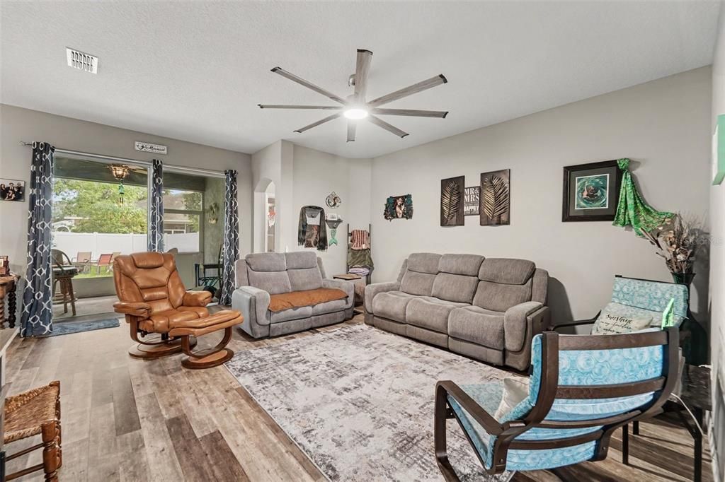 For Sale: $370,000 (3 beds, 2 baths, 2042 Square Feet)