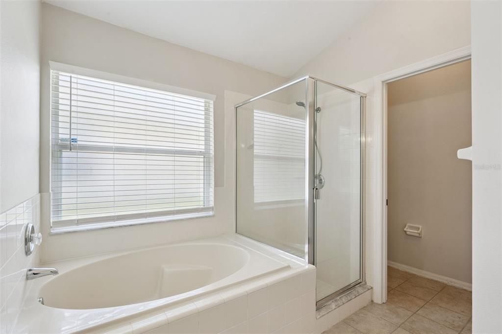 For Sale: $355,000 (3 beds, 2 baths, 1602 Square Feet)