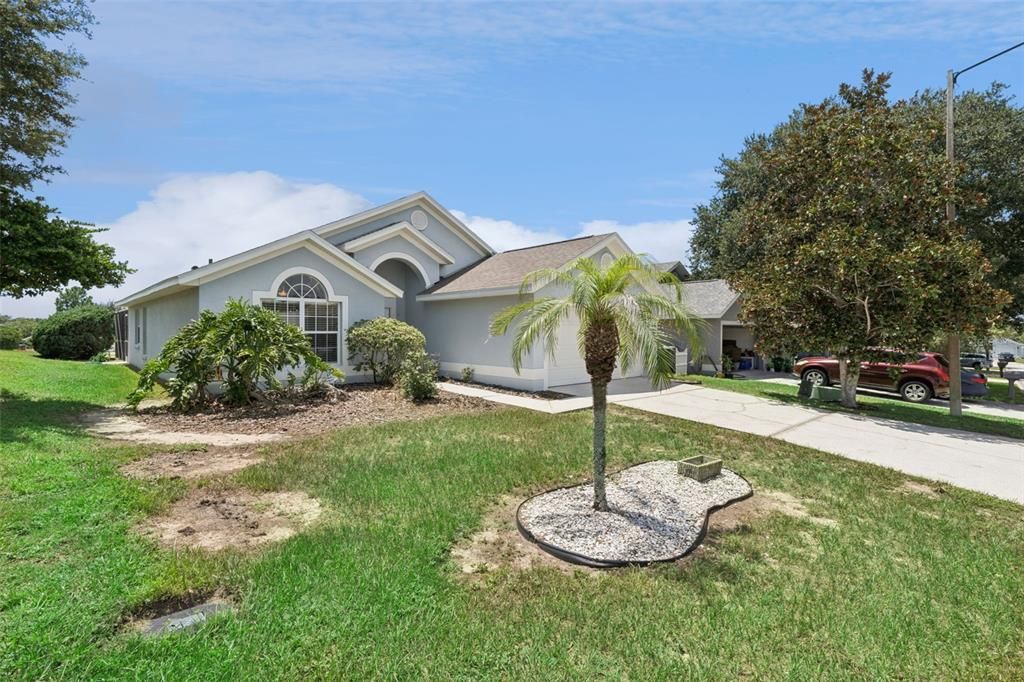 For Sale: $355,000 (3 beds, 2 baths, 1602 Square Feet)