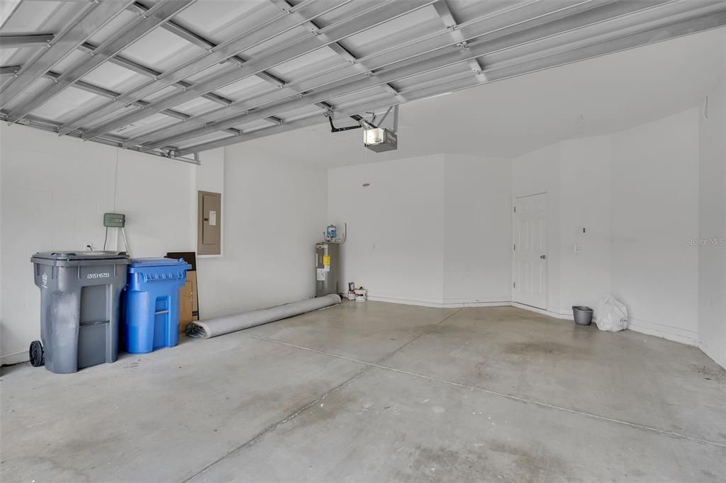 For Sale: $349,000 (3 beds, 3 baths, 2065 Square Feet)