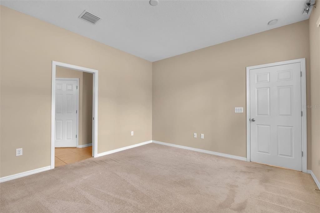 For Sale: $349,000 (3 beds, 3 baths, 2065 Square Feet)