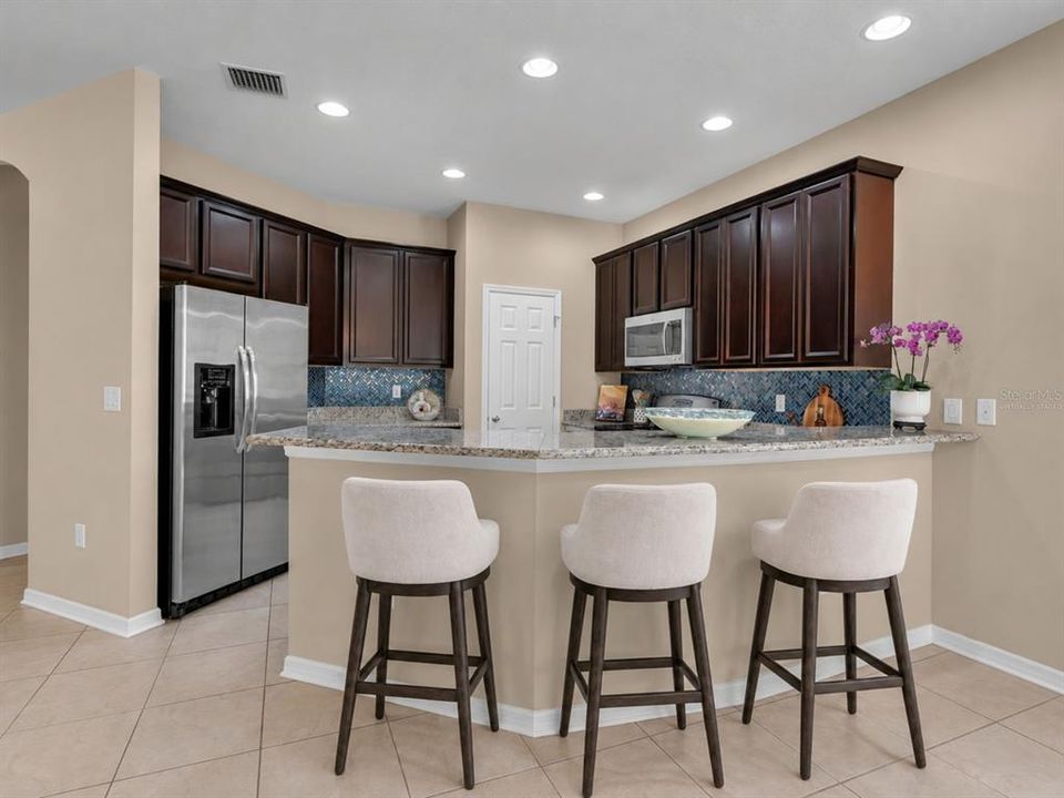 For Sale: $349,000 (3 beds, 3 baths, 2065 Square Feet)