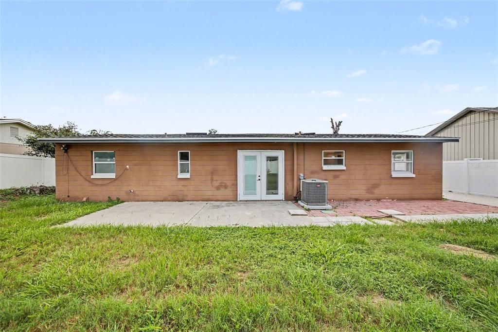 For Sale: $255,000 (3 beds, 1 baths, 960 Square Feet)