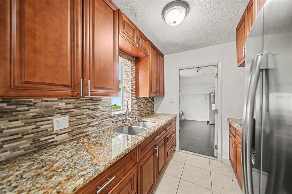 For Sale: $255,000 (3 beds, 1 baths, 960 Square Feet)