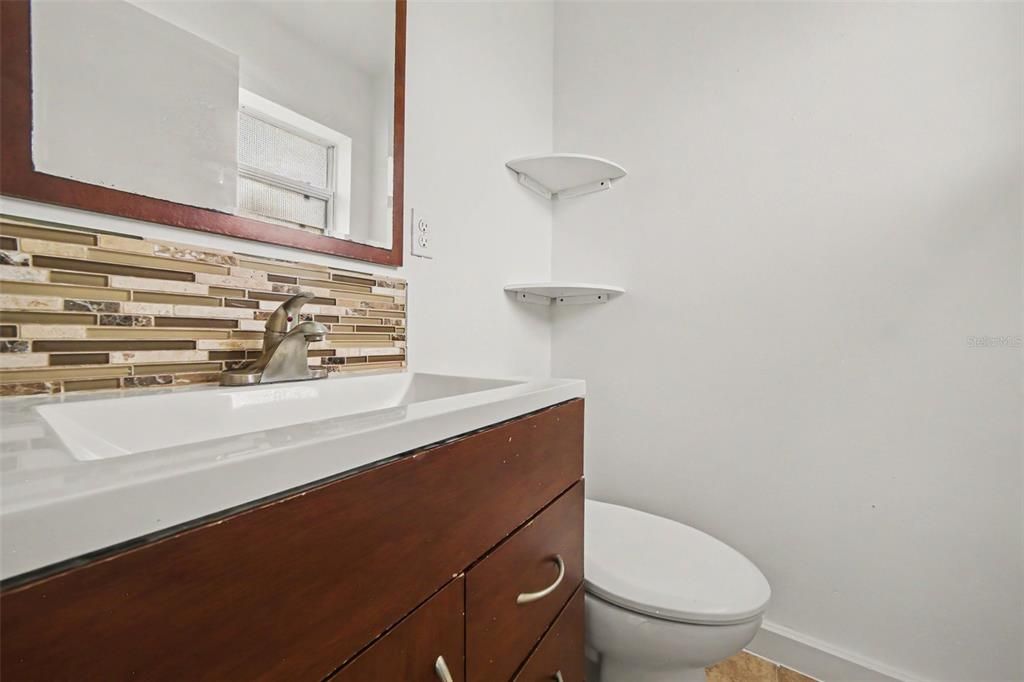 For Sale: $255,000 (3 beds, 1 baths, 960 Square Feet)