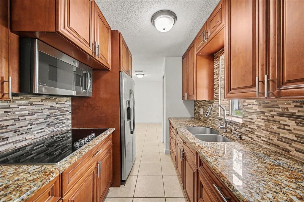 For Sale: $255,000 (3 beds, 1 baths, 960 Square Feet)