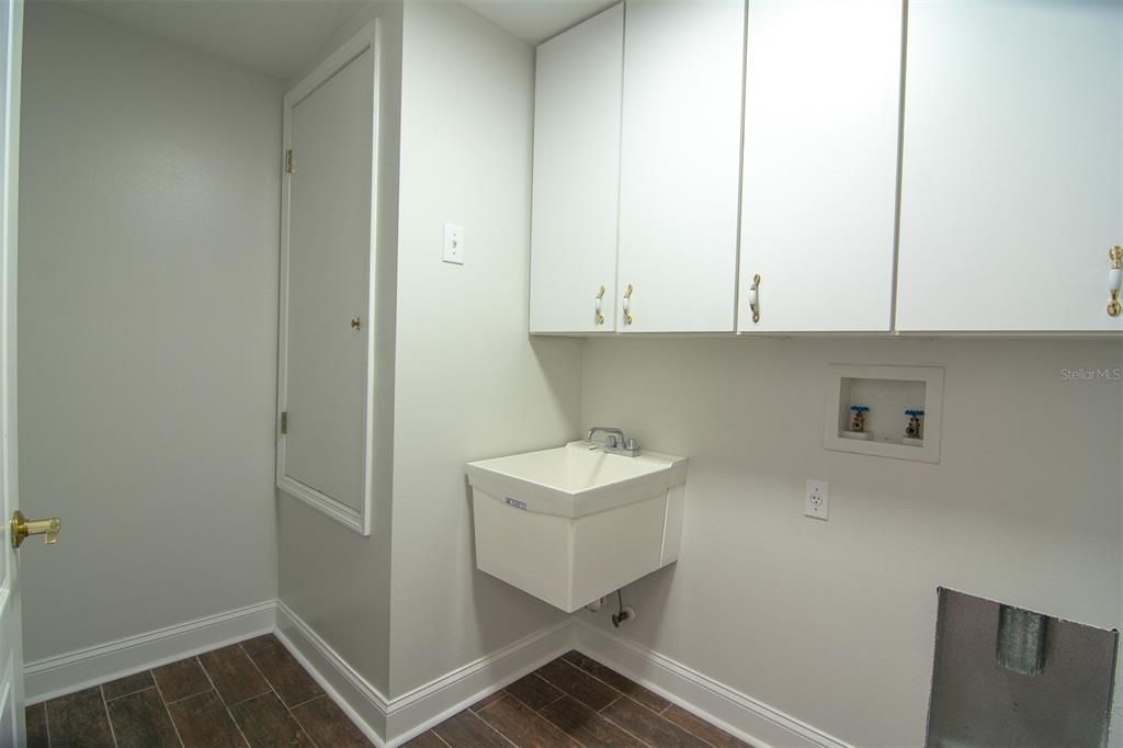 For Rent: $2,850 (3 beds, 2 baths, 1620 Square Feet)