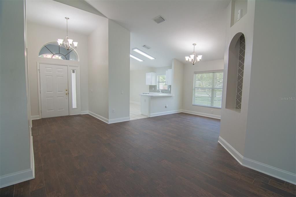 For Rent: $2,850 (3 beds, 2 baths, 1620 Square Feet)