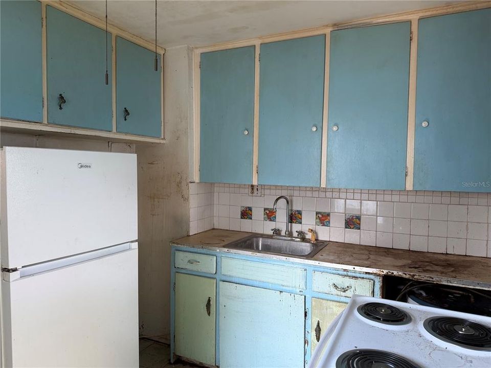 For Sale: $210,000 (2 beds, 1 baths, 720 Square Feet)