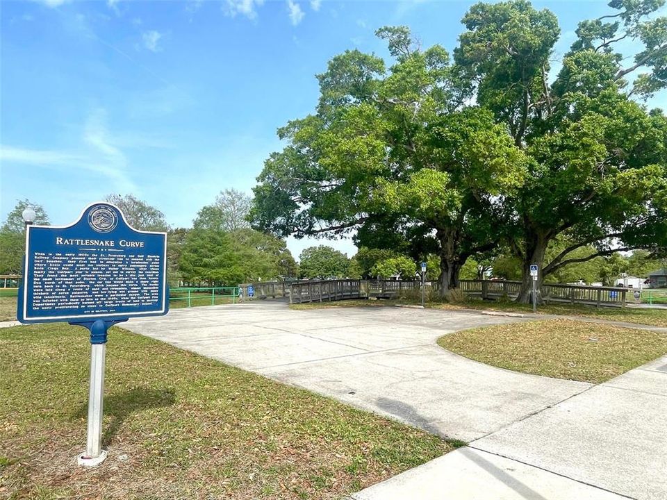 For Sale: $210,000 (2 beds, 1 baths, 720 Square Feet)