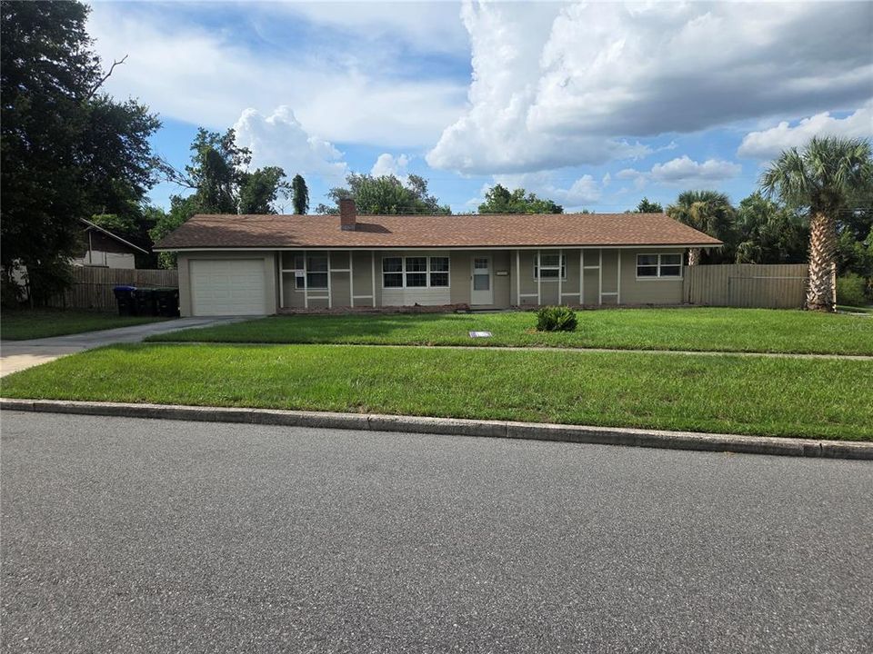 For Sale: $274,999 (3 beds, 1 baths, 1432 Square Feet)
