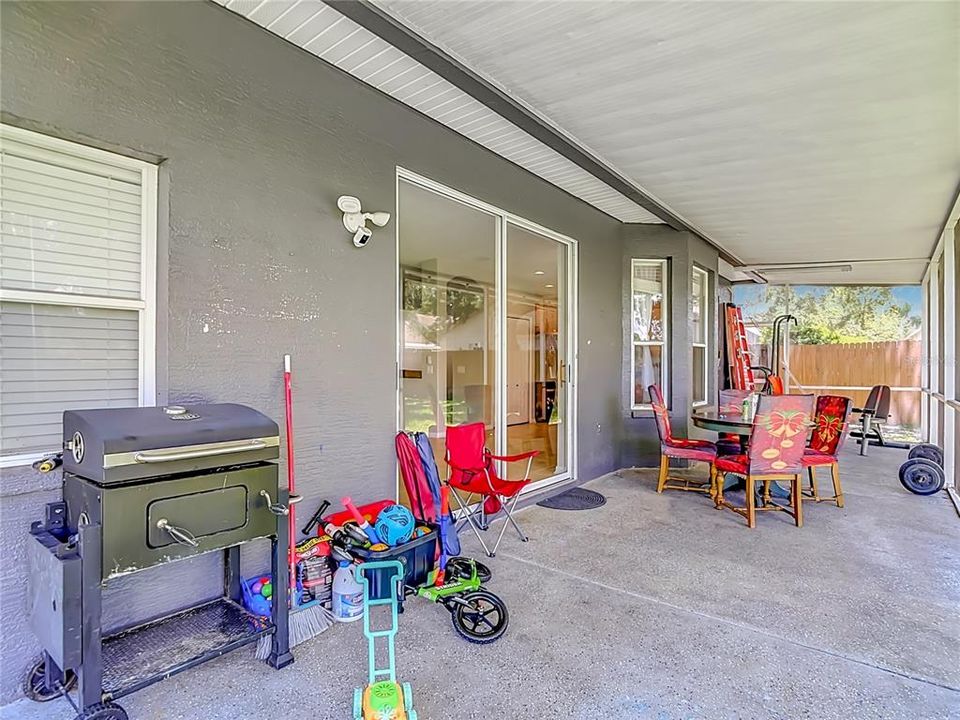 For Sale: $420,000 (4 beds, 2 baths, 2432 Square Feet)