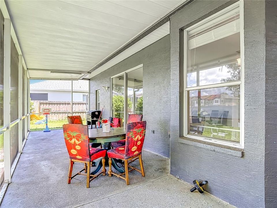 For Sale: $420,000 (4 beds, 2 baths, 2432 Square Feet)