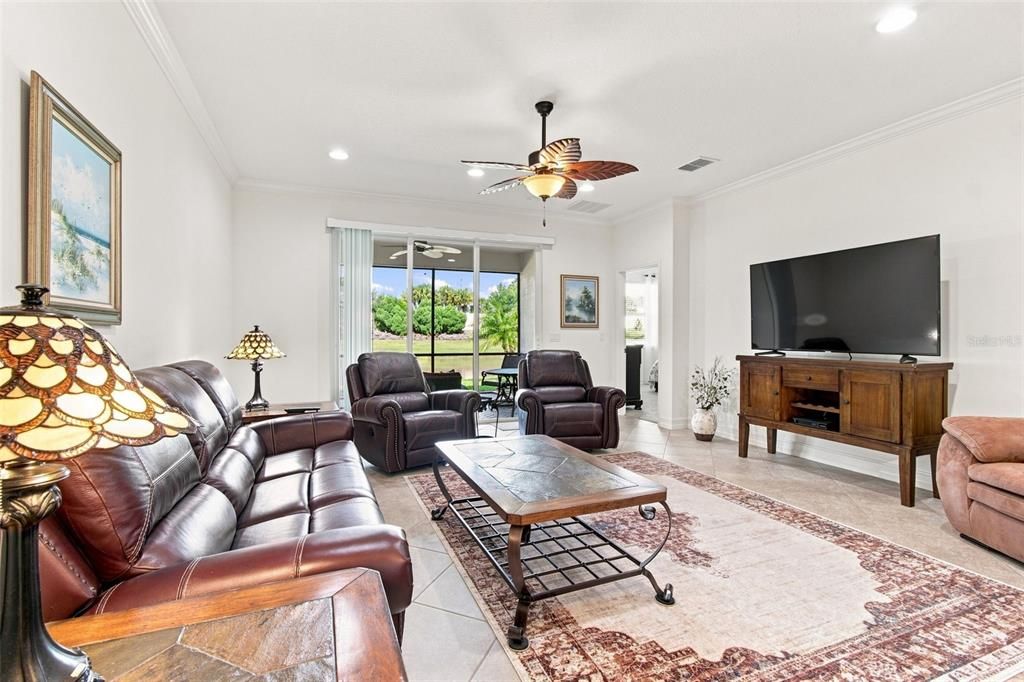 For Sale: $322,500 (2 beds, 2 baths, 1756 Square Feet)