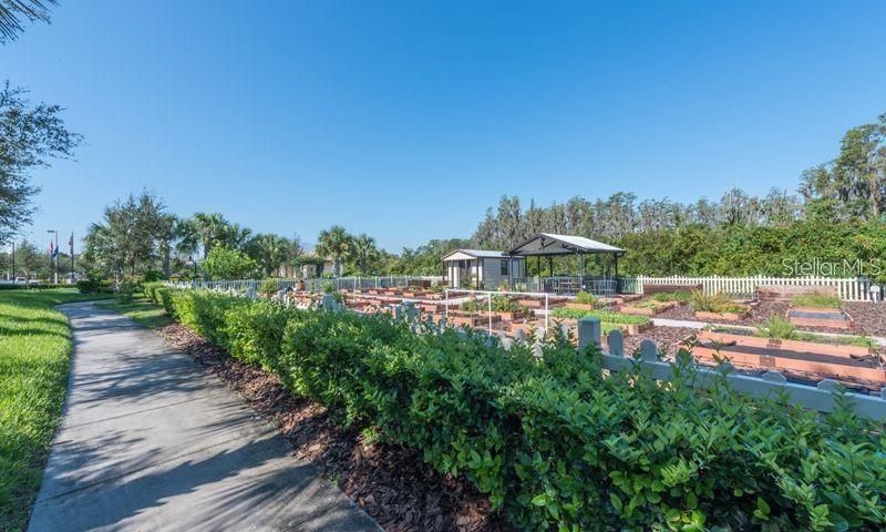 For Sale: $322,500 (2 beds, 2 baths, 1756 Square Feet)