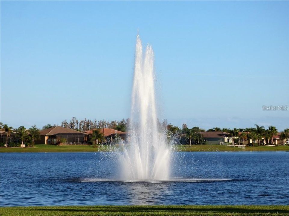 For Sale: $322,500 (2 beds, 2 baths, 1756 Square Feet)