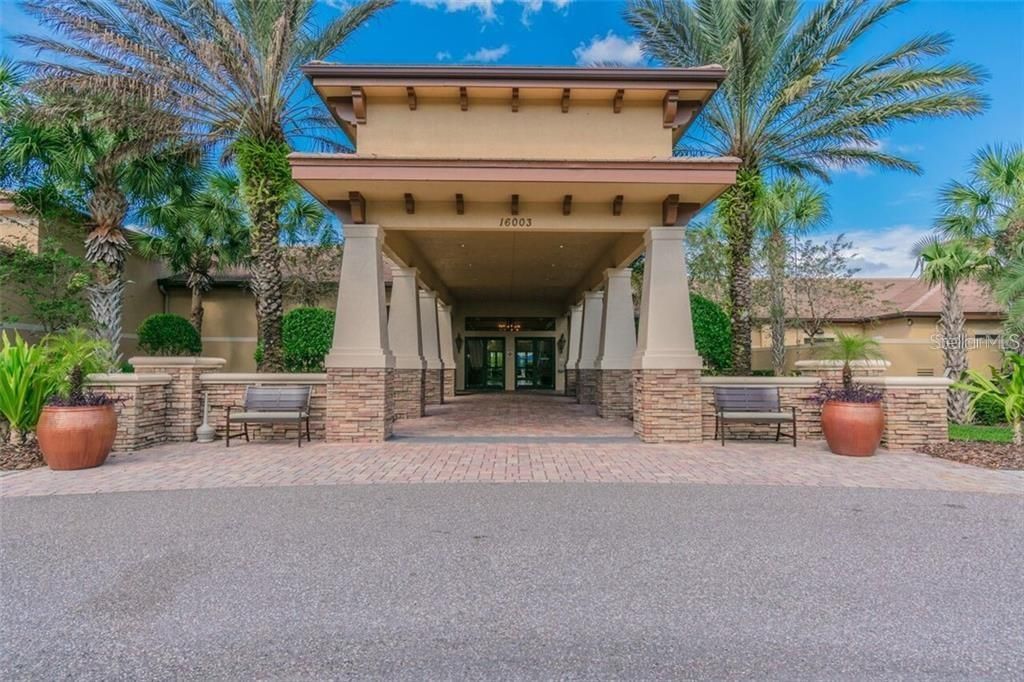 For Sale: $322,500 (2 beds, 2 baths, 1756 Square Feet)