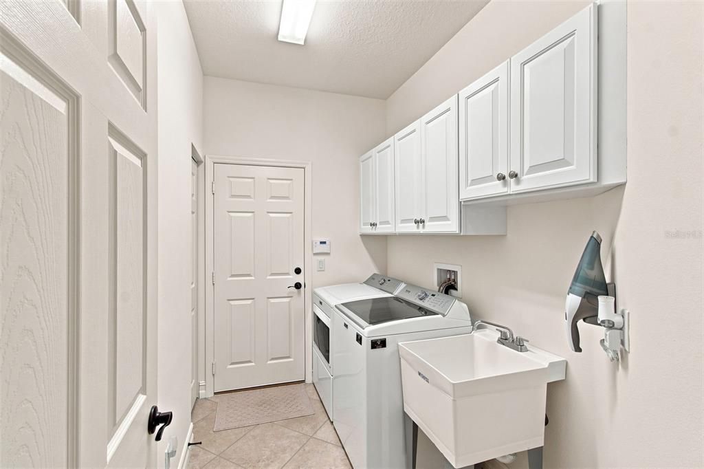 For Sale: $322,500 (2 beds, 2 baths, 1756 Square Feet)