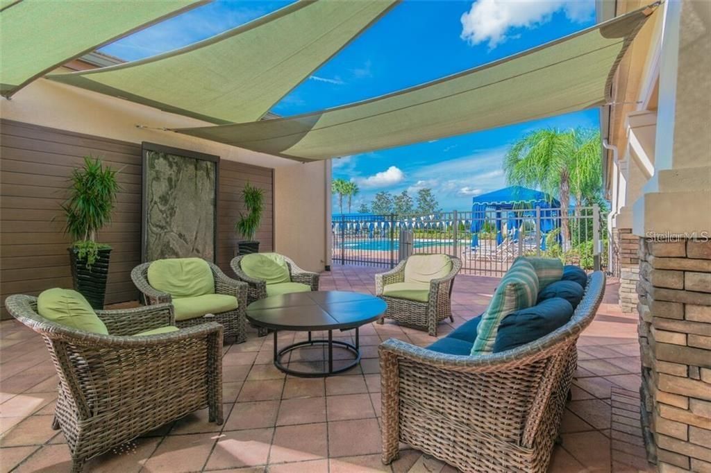 For Sale: $322,500 (2 beds, 2 baths, 1756 Square Feet)