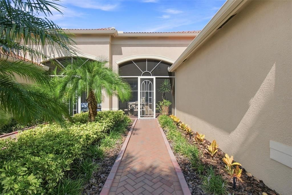 For Sale: $322,500 (2 beds, 2 baths, 1756 Square Feet)