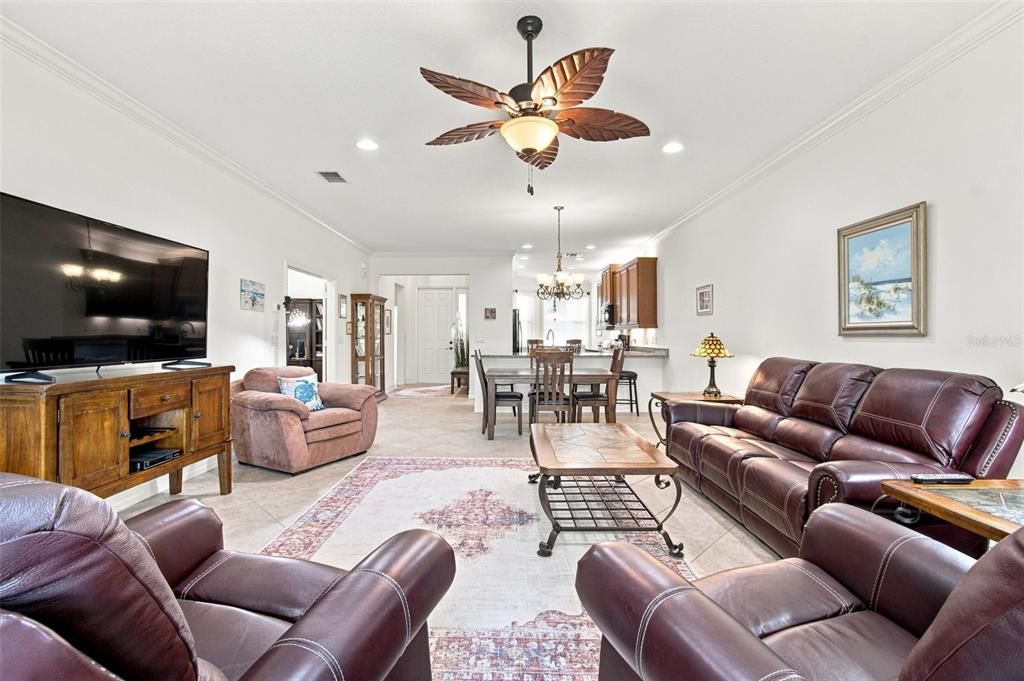 For Sale: $322,500 (2 beds, 2 baths, 1756 Square Feet)