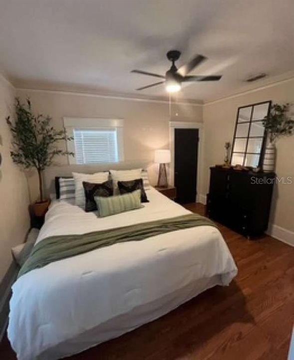 For Sale: $450,000 (3 beds, 2 baths, 1400 Square Feet)
