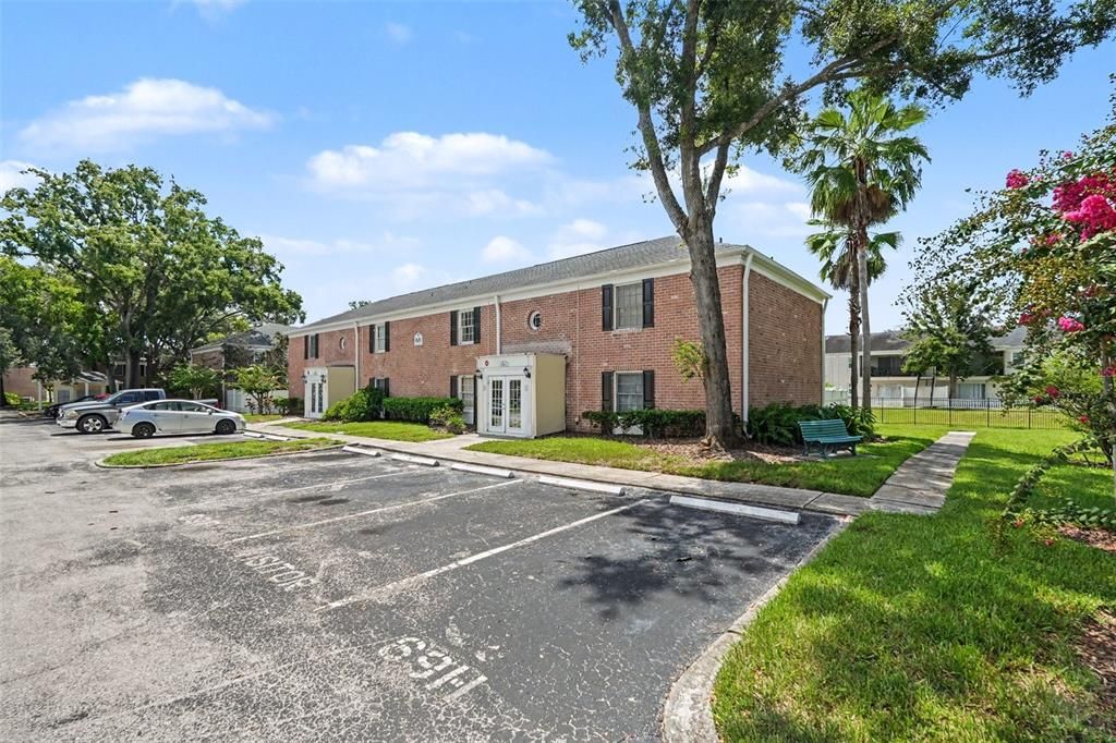 For Sale: $110,000 (1 beds, 1 baths, 644 Square Feet)
