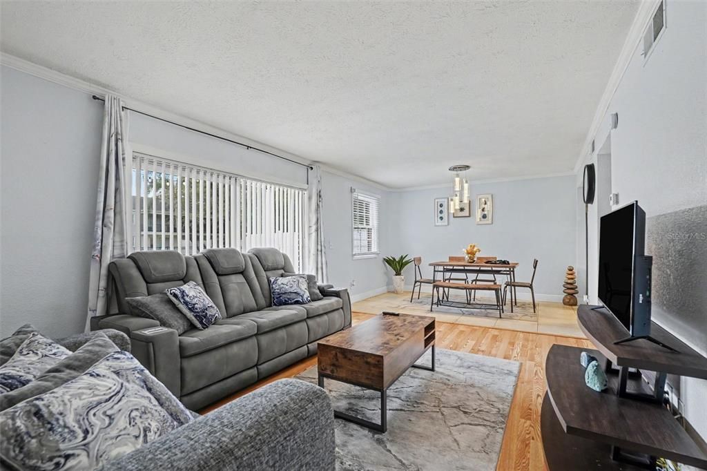 For Sale: $110,000 (1 beds, 1 baths, 644 Square Feet)