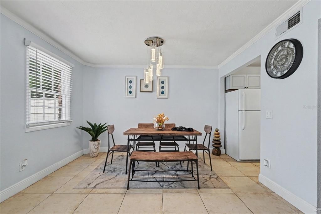 For Sale: $110,000 (1 beds, 1 baths, 644 Square Feet)