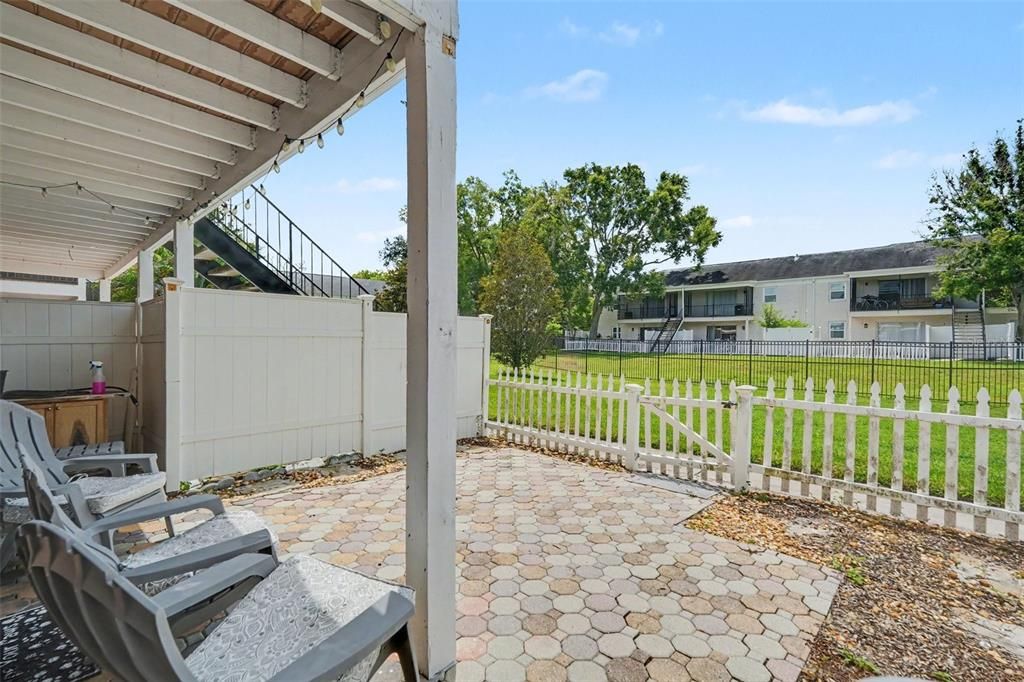 For Sale: $110,000 (1 beds, 1 baths, 644 Square Feet)