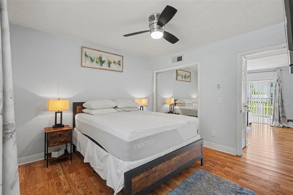 For Sale: $110,000 (1 beds, 1 baths, 644 Square Feet)