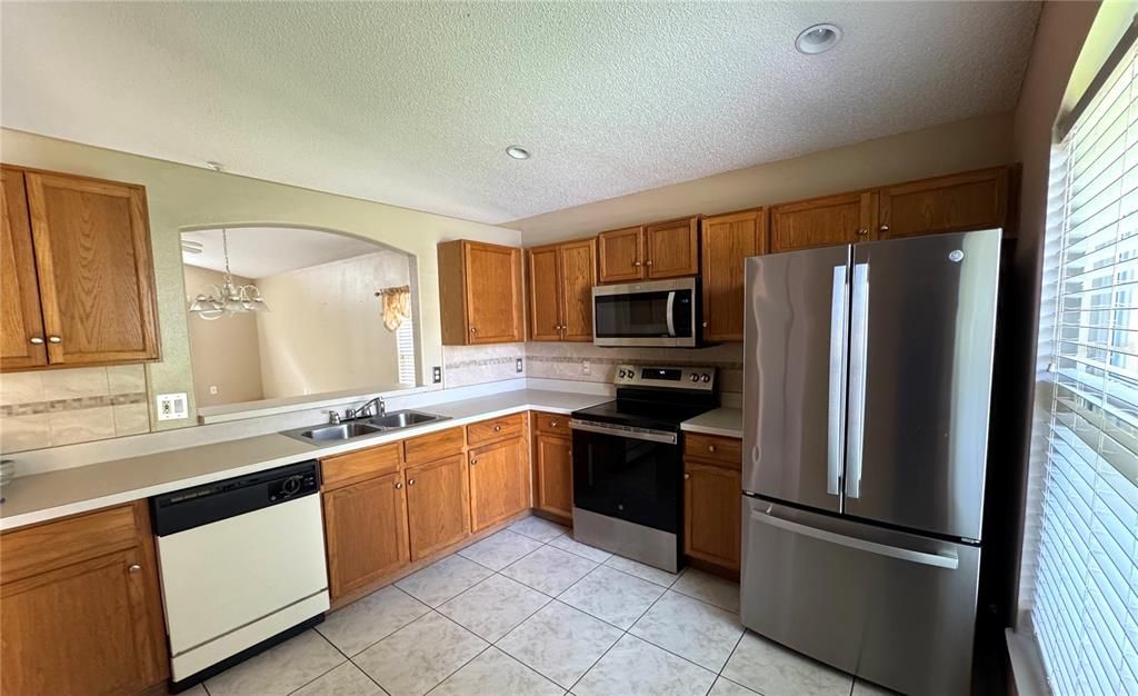 For Sale: $334,900 (3 beds, 2 baths, 1217 Square Feet)