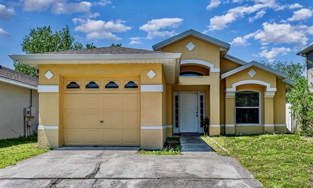 For Sale: $334,900 (3 beds, 2 baths, 1217 Square Feet)
