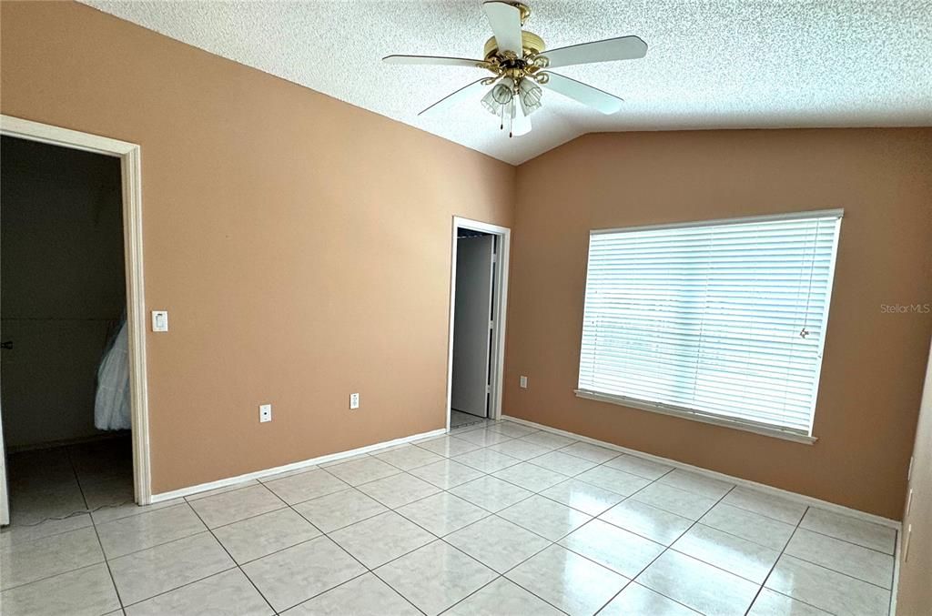 For Sale: $334,900 (3 beds, 2 baths, 1217 Square Feet)