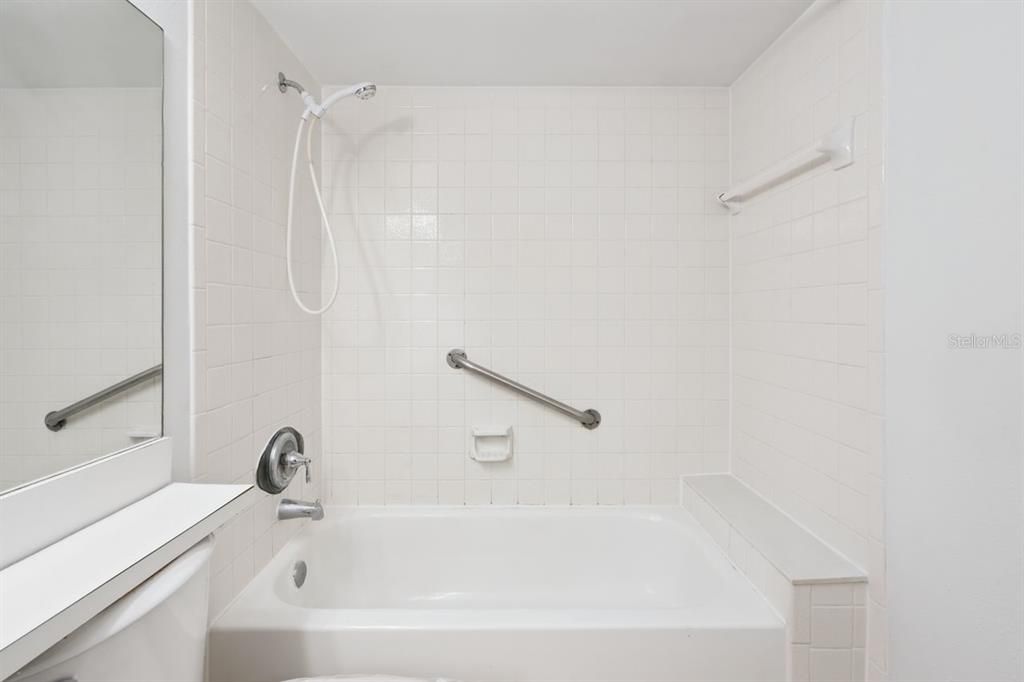 В аренду: $1,650 (2 спален, 2 ванн, 1064 Квадратных фут)