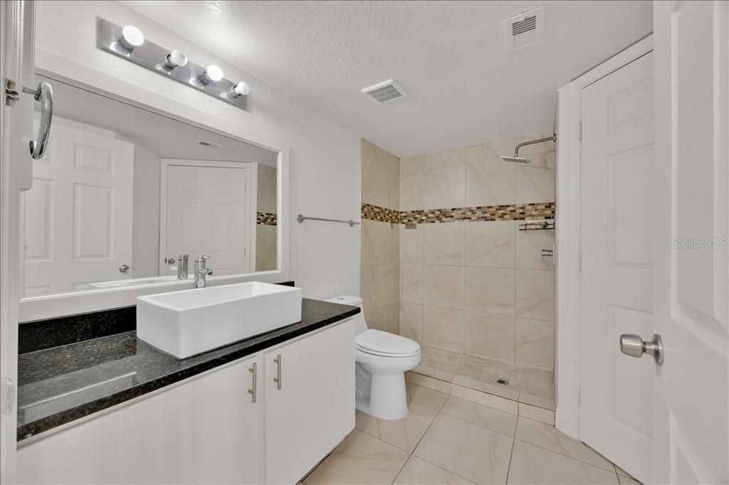For Sale: $189,900 (2 beds, 2 baths, 1026 Square Feet)