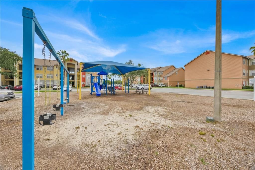 For Sale: $189,900 (2 beds, 2 baths, 1026 Square Feet)