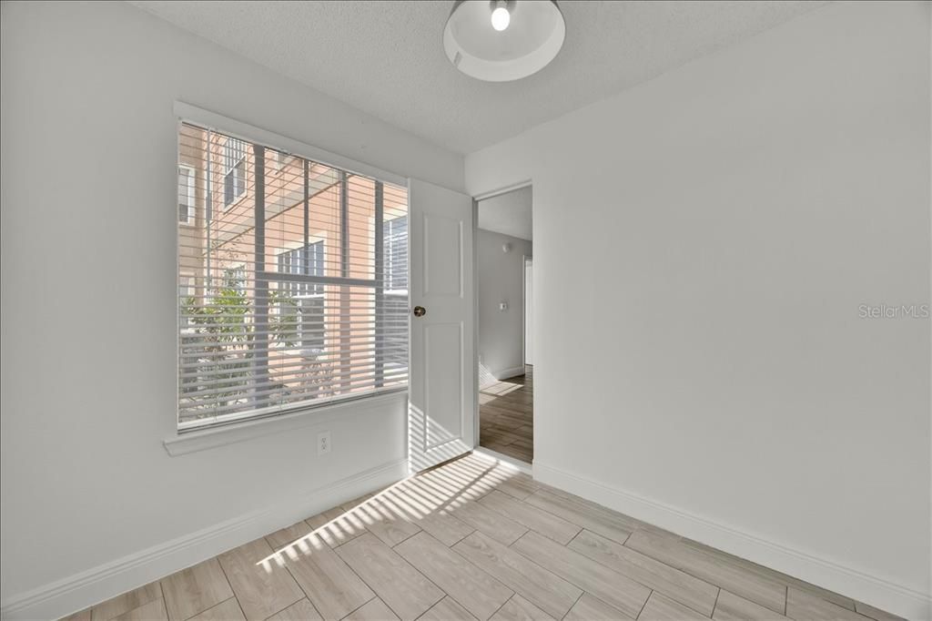 For Sale: $189,900 (2 beds, 2 baths, 1026 Square Feet)
