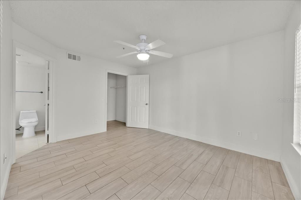 For Sale: $189,900 (2 beds, 2 baths, 1026 Square Feet)