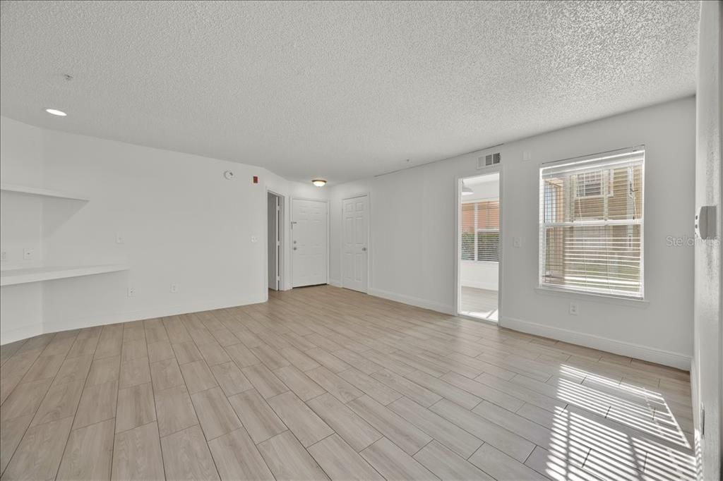 For Sale: $189,900 (2 beds, 2 baths, 1026 Square Feet)