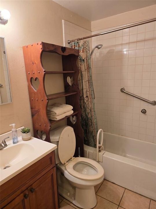 For Sale: $199,900 (3 beds, 1 baths, 1064 Square Feet)