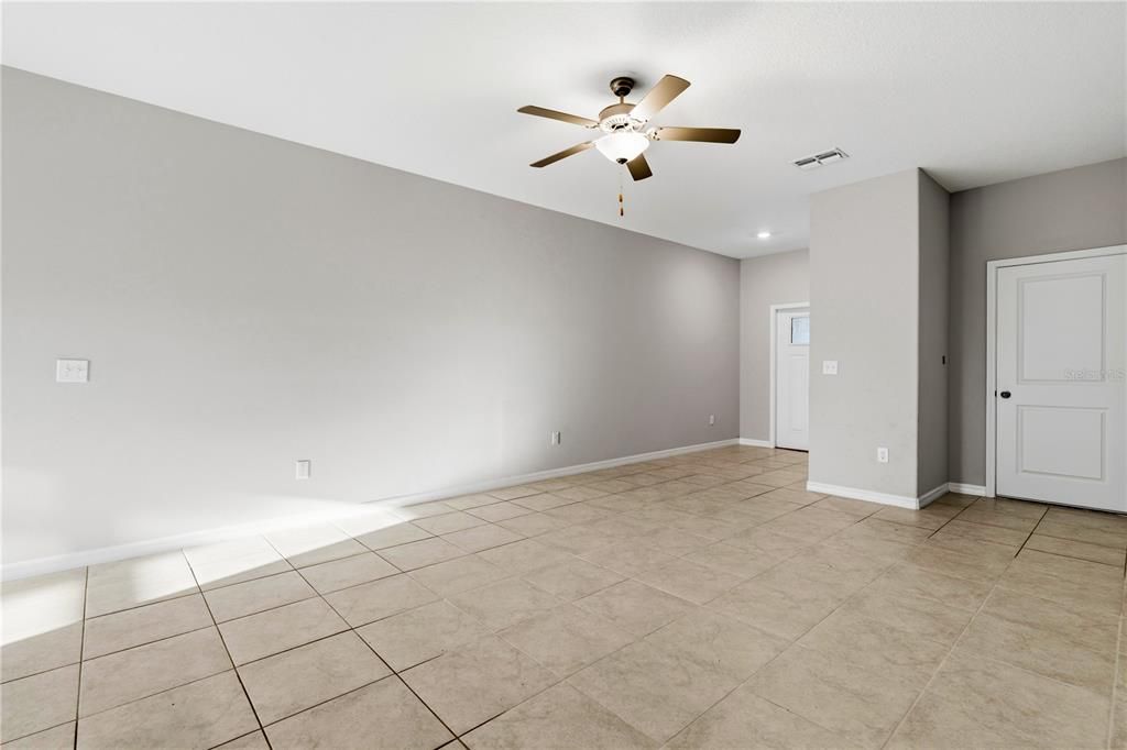 For Rent: $1,950 (3 beds, 2 baths, 1634 Square Feet)