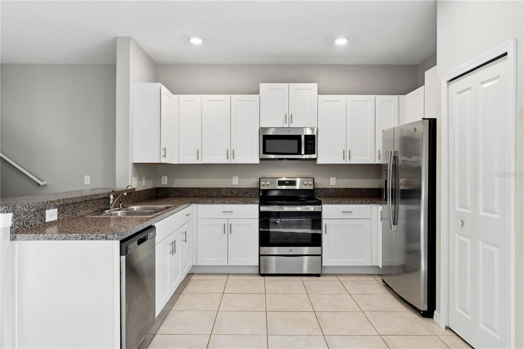For Rent: $1,950 (3 beds, 2 baths, 1634 Square Feet)