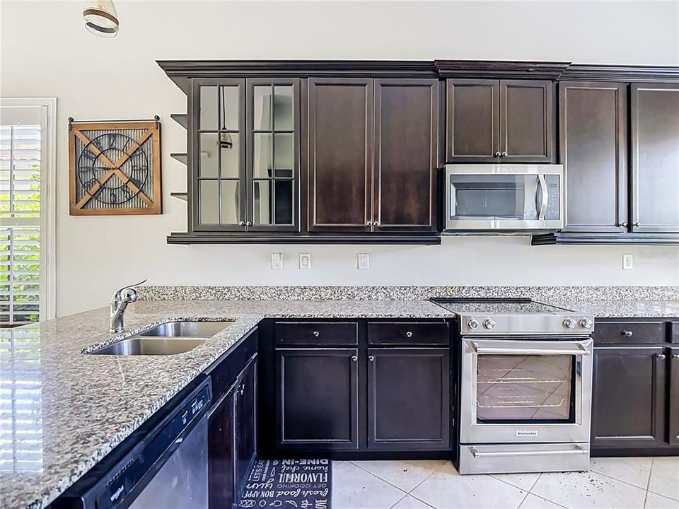 На продажу: $359,900 (3 спален, 3 ванн, 1929 Квадратных фут)