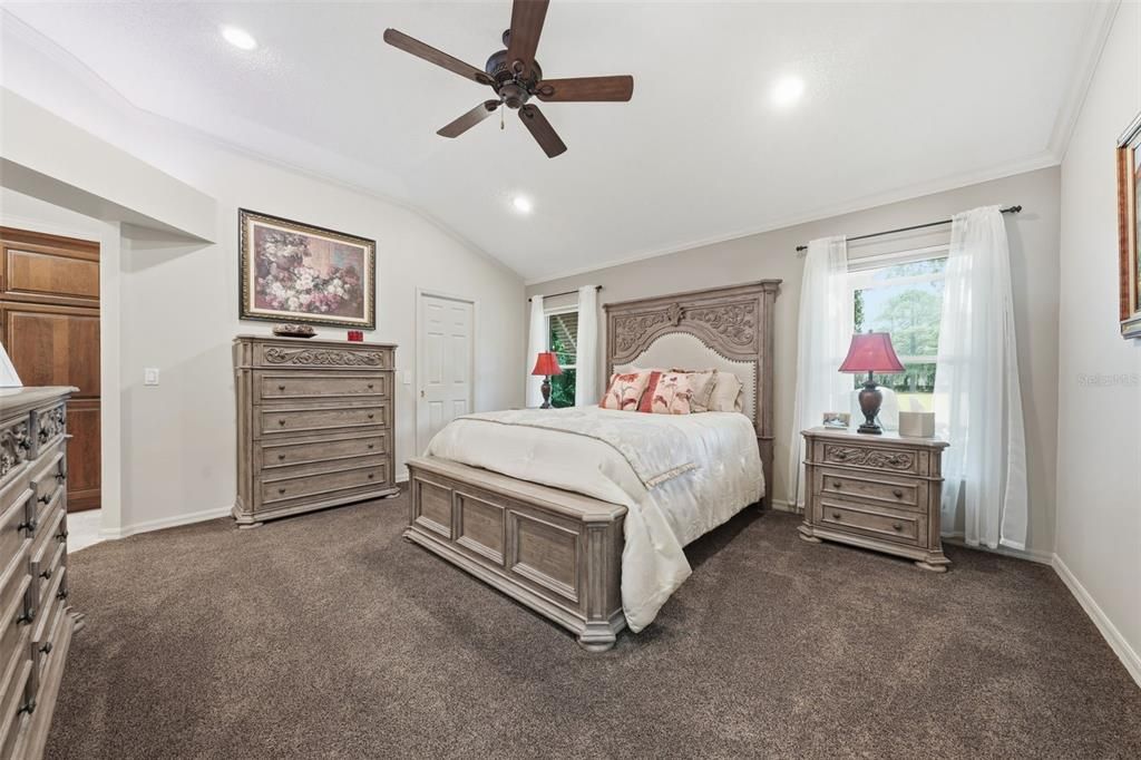 For Sale: $749,000 (3 beds, 2 baths, 2092 Square Feet)